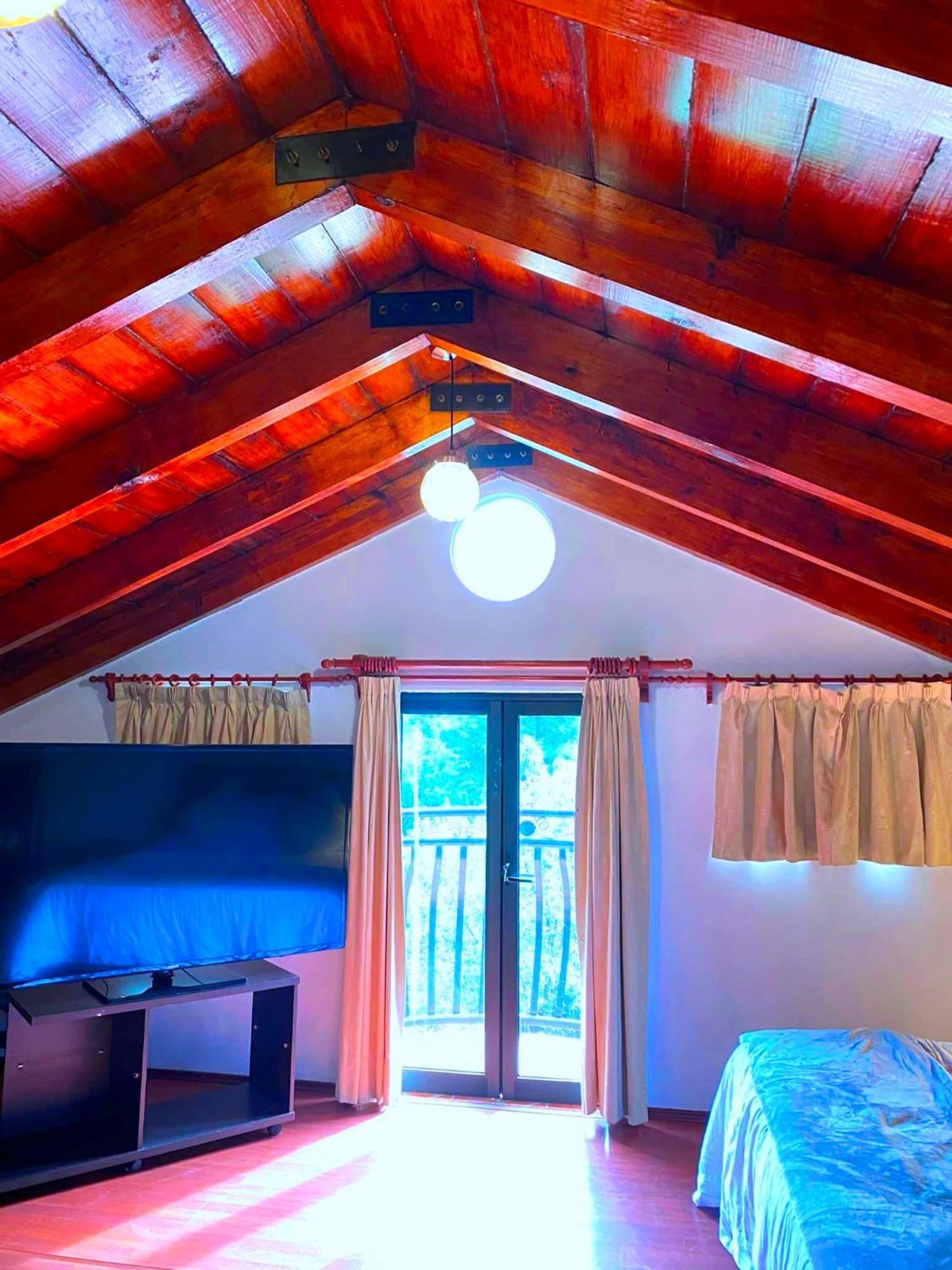 Tipo Cabana, Rodeado De Bosque Campsite