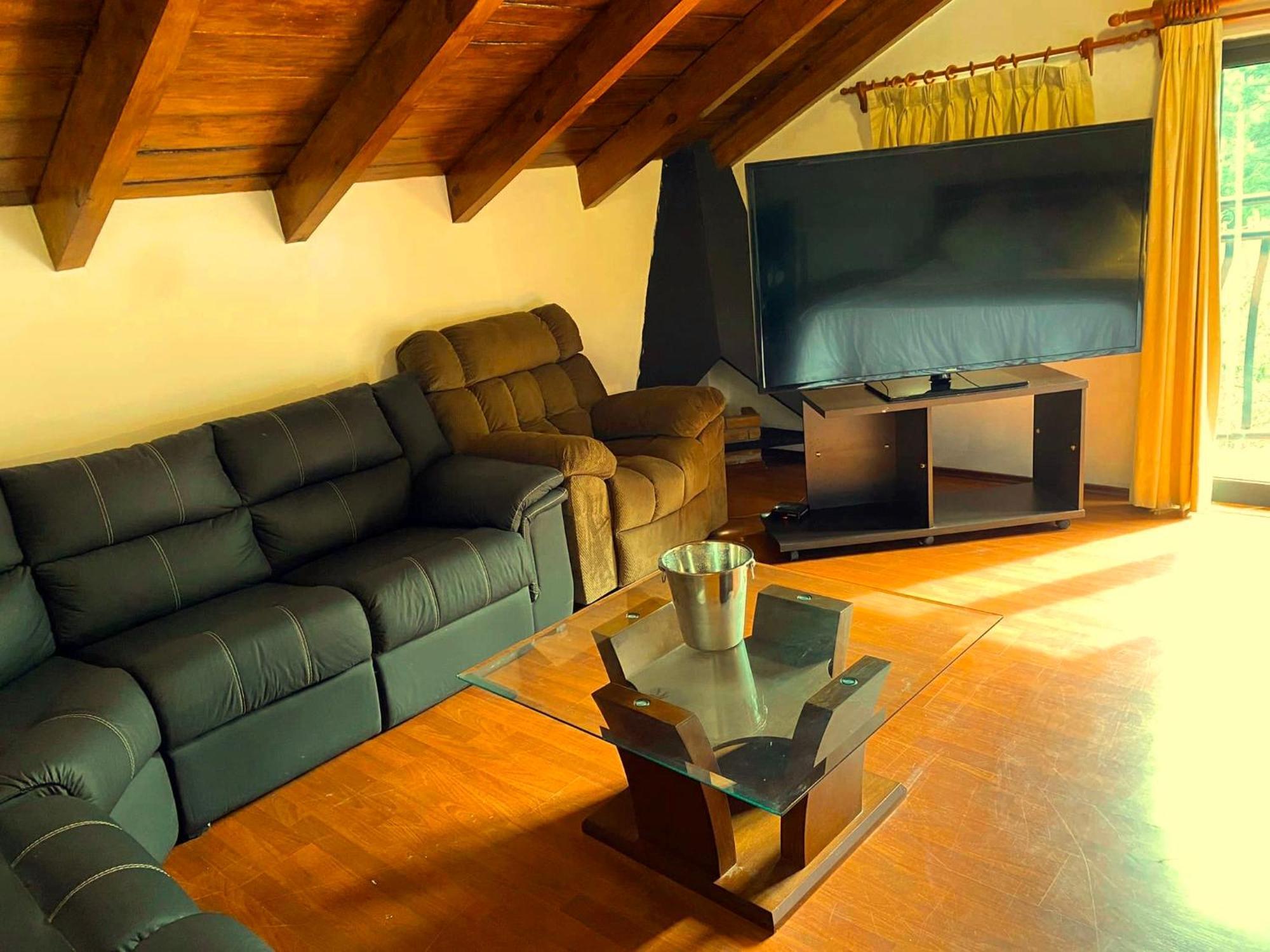 Tipo Cabana, Rodeado De Bosque Campsite